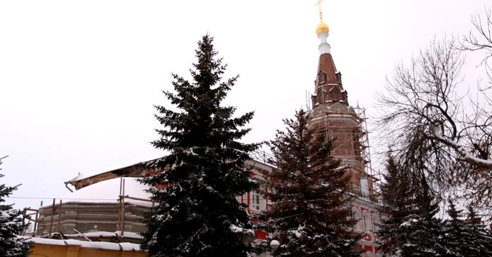 Восстанавливающаяся церковь Александра Невского