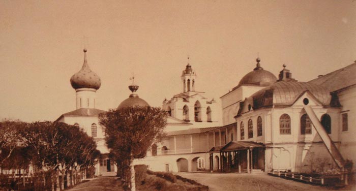 Облагороженная территория Спасо-Преображенского монастыря в 19 веке