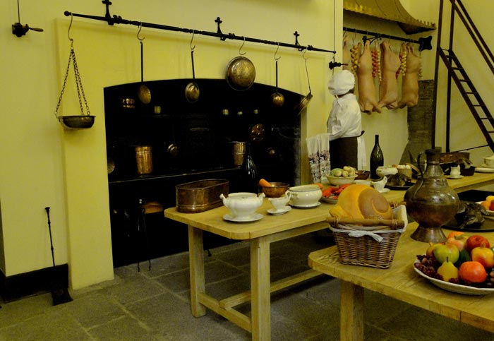 Увидеть кухонное царство Воронцовского дворца интересно не только женщинам