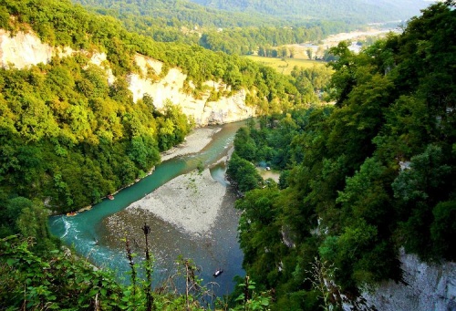 Ахштырское ущелье