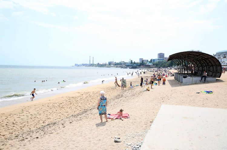 Пляж Каспийского моря в Махачкале