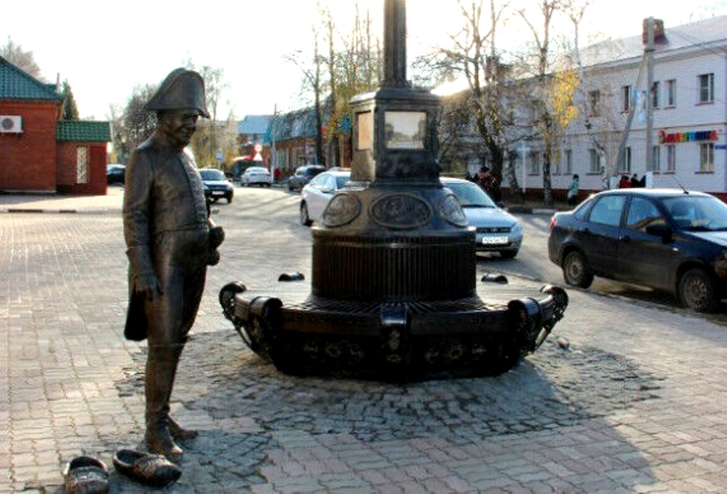 Сегодня "Часы уездного города" - один из знаковых памятников Тетюшей