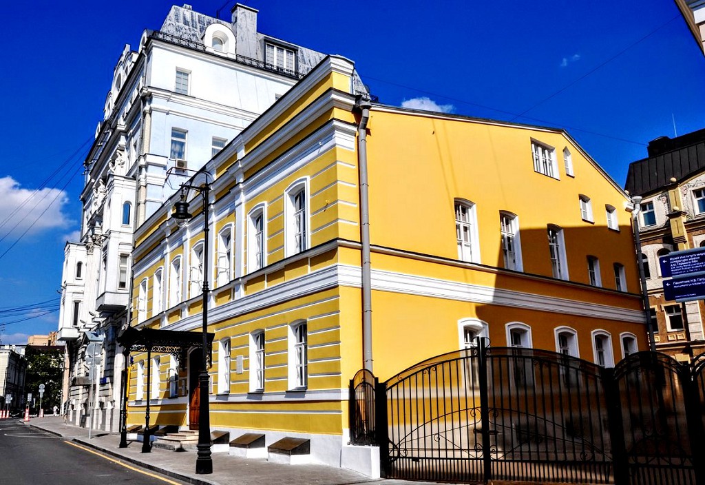 Посещение Музея Цветаевой осенью символично. Ведь она родилась в октябре