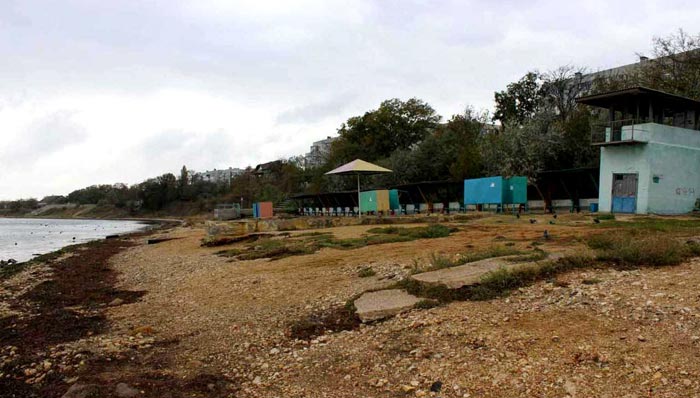 Пляж на Сморжевского готовится к новому сезону