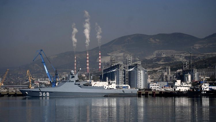 И сегодняшний Новороссийск гордится своей Военно-морской базой