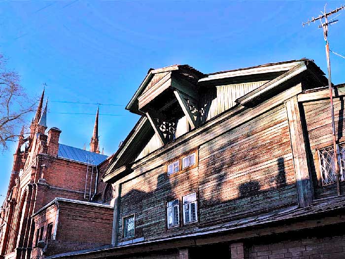 Молельный дом (каплица) у Католического костела в Самаре