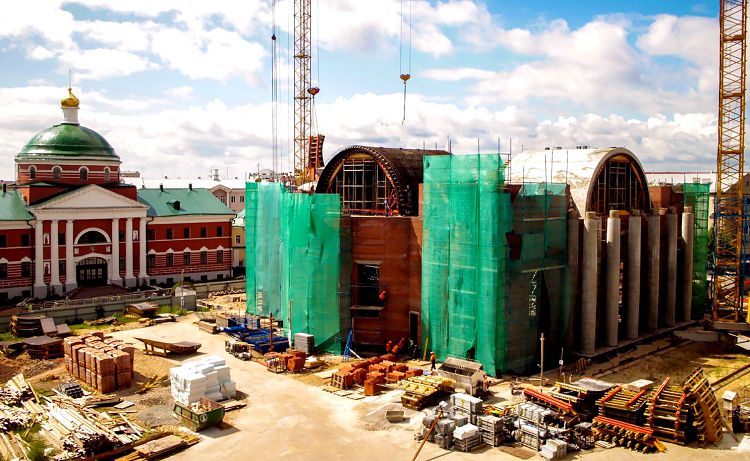 После проведения раскопок было начато восстановление Казанского собора