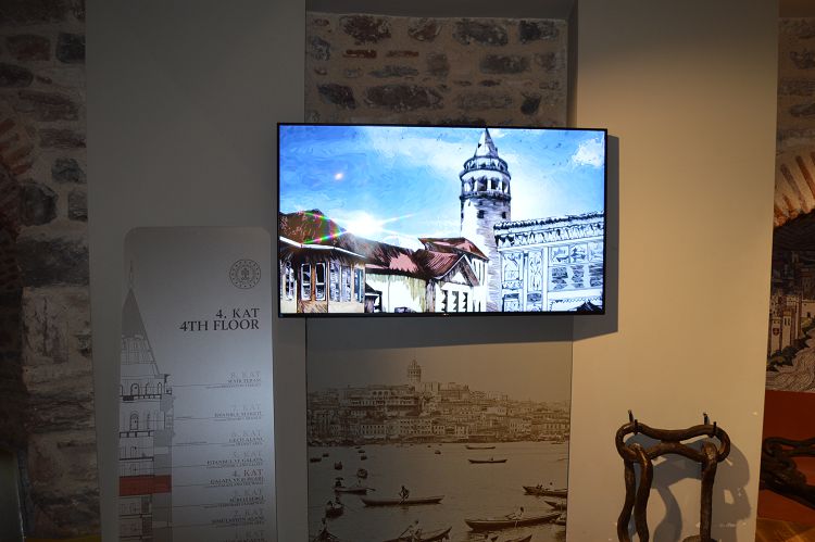 Экспозиция на 4 этаже знакомит нас с историей основания башни