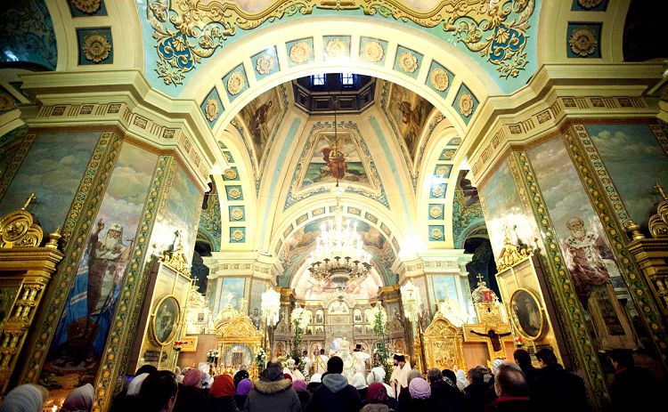 Сегодня росписи и лепнина Покровского собора заново восстановлены