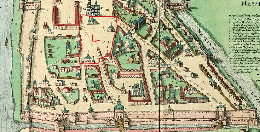 На карте 16 века частных строений уже нет, но появились другие строения