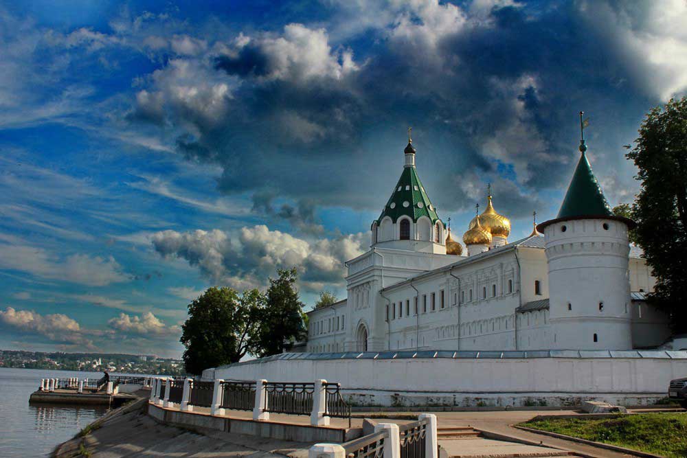 Свято троицкий ипатьевский монастырь кострома фото