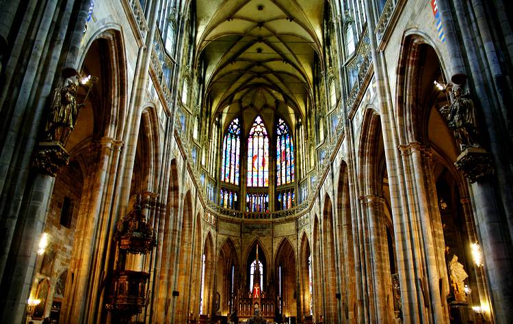 Мощь Собора Св.Вита и его чарующая красота вызывает неизменный восторг