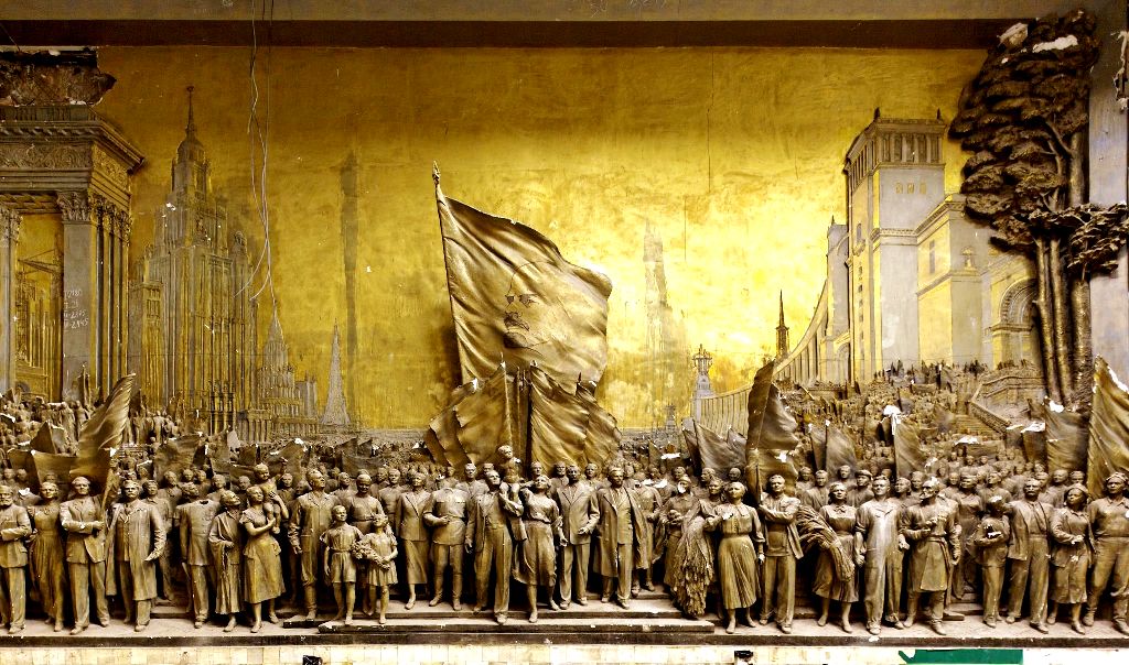 В период реставрации был найден барельеф Е.Вучетича «Советскому народу – знаменосцу мира!», считавшийся утерянным