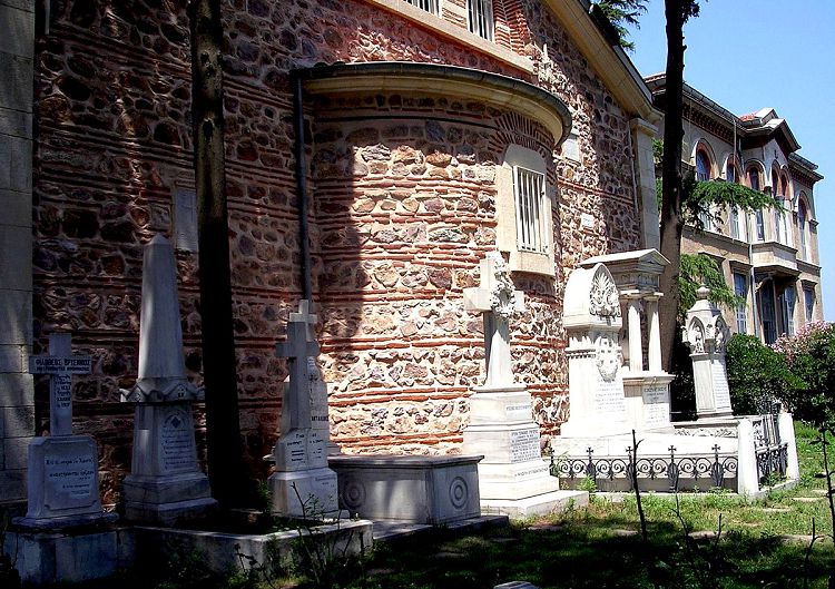 Свято-Троицкий храм - одна из древнейших достопримечательностей Халки