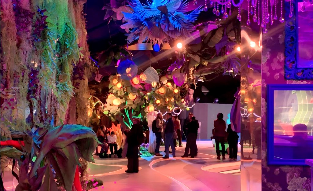 В павильоне "Природоград" посетители попадают в нереально реальную реальность