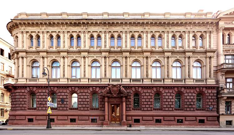 Мало-Михайловский дворец одно из прекрасных сооружений Адмиралтейской набережной