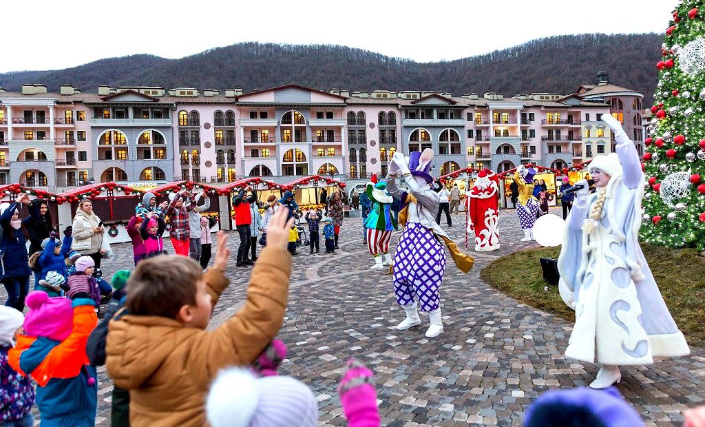 На Красной поляне весьма активно проходят все новогодние мероприятия