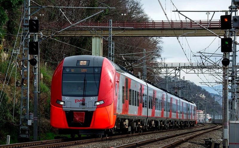 Электропоезд "Ласточка" самый быстрый способ передвижения до Красной Поляны