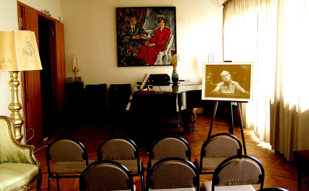 Музей-квартира С.Рихтера - один из современных мемориальных музеев столицы