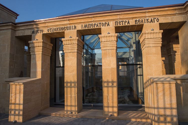 Место отдохновения императора Петра первого в Дербенте