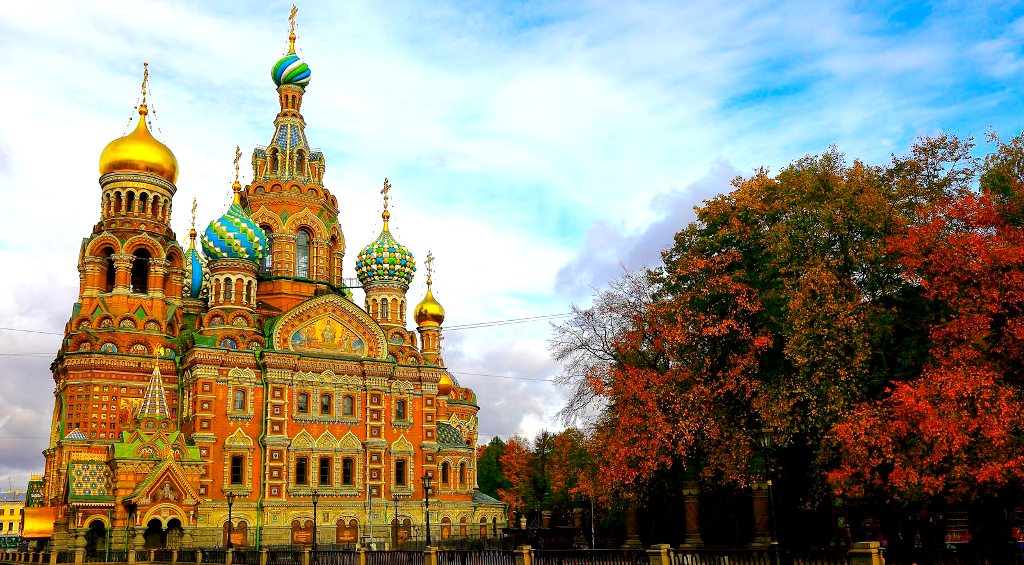 Храм Спаса на крови - один из уникальнейших памятников мировой культуры