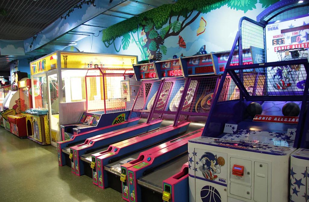 Аттракционы в клубе Космик