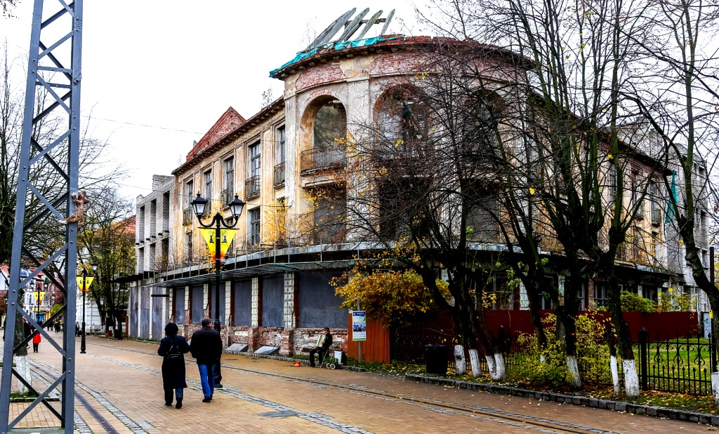 Универмаг Н. Штернфельда терпеливо ждет своего возрождения