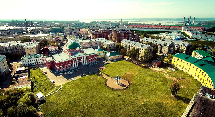 В начале 21 века место утраченного собора было отмечено Звонницей