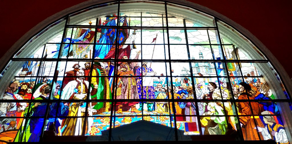 Витраж Переяславской Рады напоминает о дружбе Украины с Россией