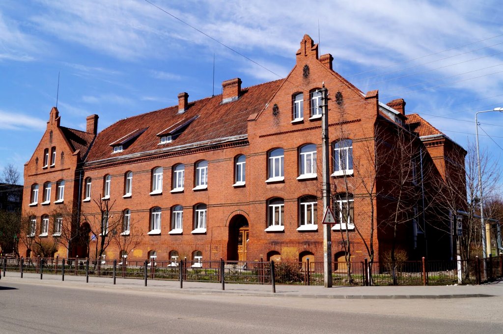 Здание Народной школы сохранило свой вид и свое назначение