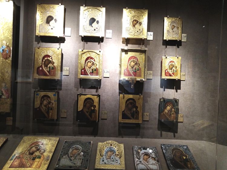 Познакомиться с экспонатами Музея Казанской иконы очень интересно