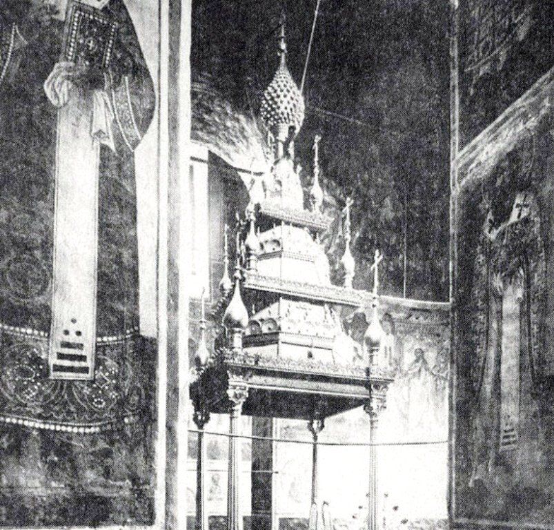 Ранее шатер надпрестольной сени находился в Чудовом монастыре