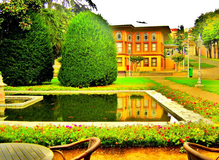 Сохранившаяся часть парковой территории и сегодня располагает к покою