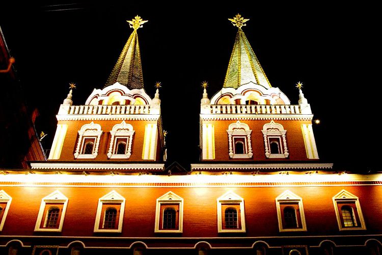 Перестроенные Воскресенские ворота были очень нарядными