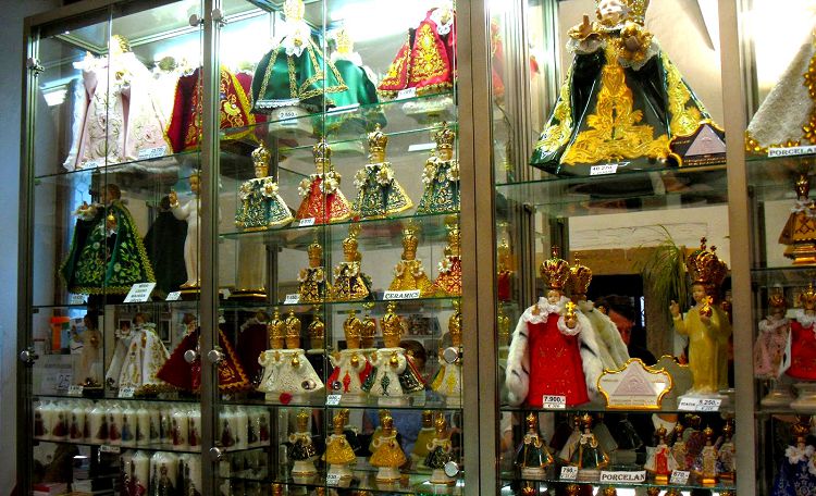 Приобрести статуэтку Езулатко можно в любой одежде и любого размера