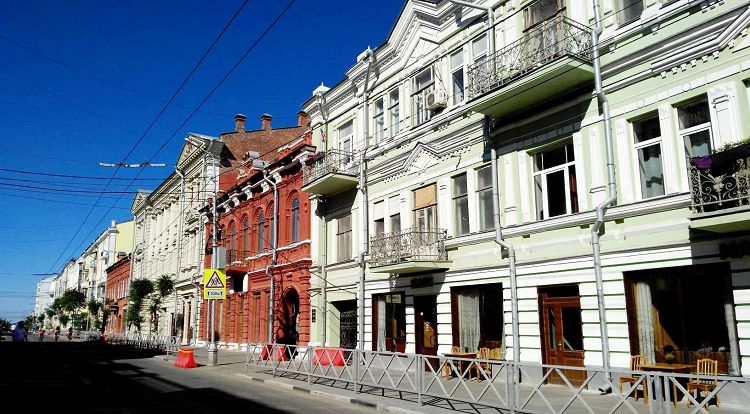 Во время каждой прогулки по ул.Куйбышева можно делать новые архитектурные открытия