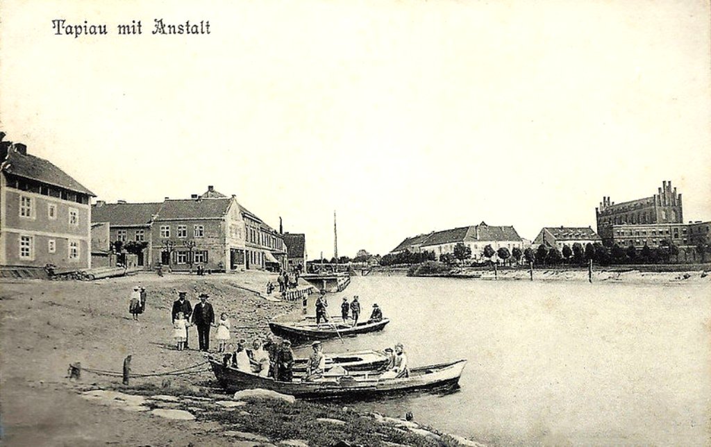 Вокруг Замка вдоль рек строился город Тапиау со своим укладом и традициями