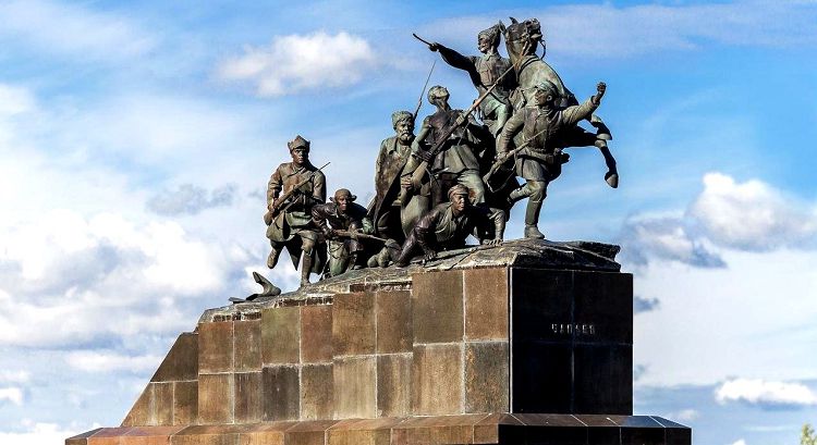 памятник чапаю.jpg