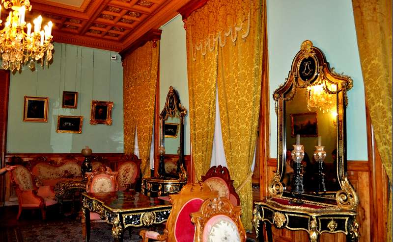 Гостиная Генриха Второго знакомит нас с эпохой Ренессанса