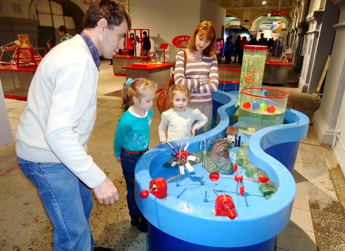 В Музее "Кварки" интересно и детям и их родителям