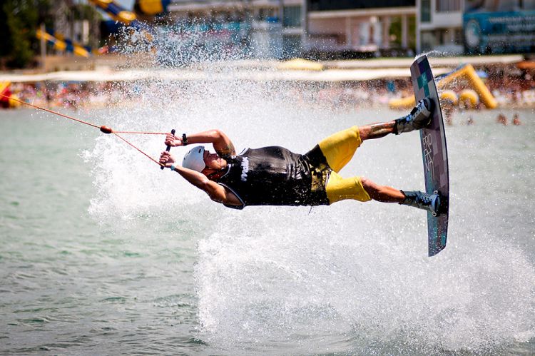 Любители экстремального активного отдыха непременно посетят этот водный стадион