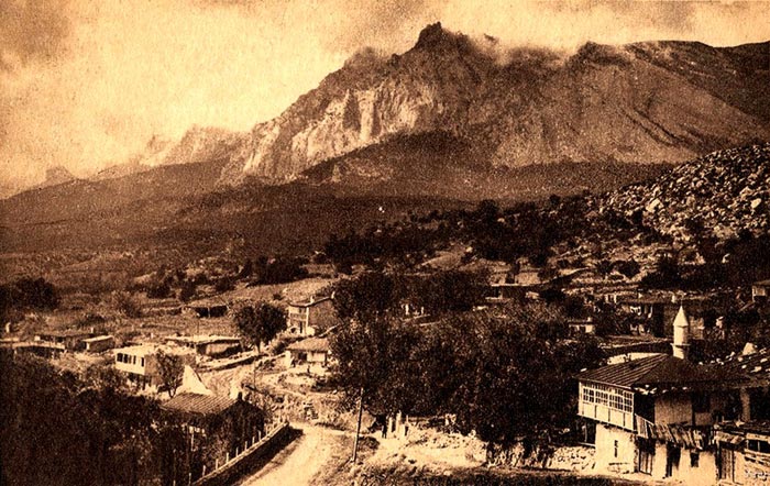 Татарская деревня Кореиз находилась у подножия Ай-Петри