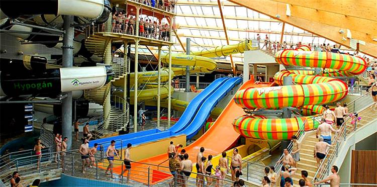 А можно сходить в Пражский Аквапарк и просто отдохнуть