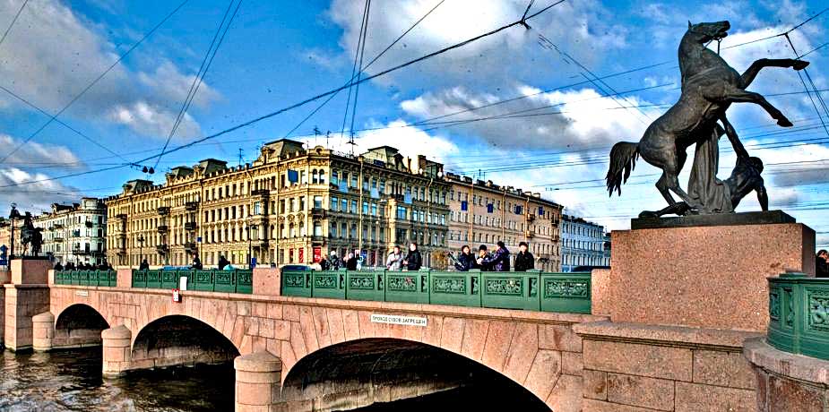 Аничков мост Невского проспекта в Петербурге