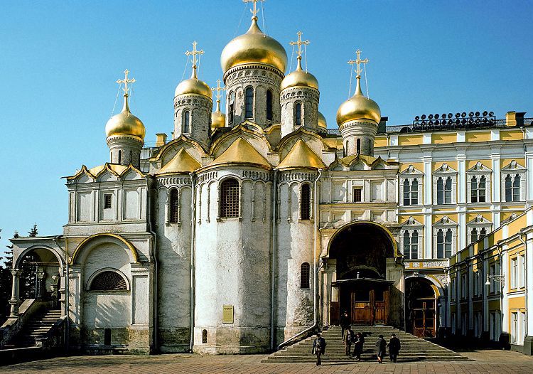 Благовещенский собор имеет не очень большие размеры