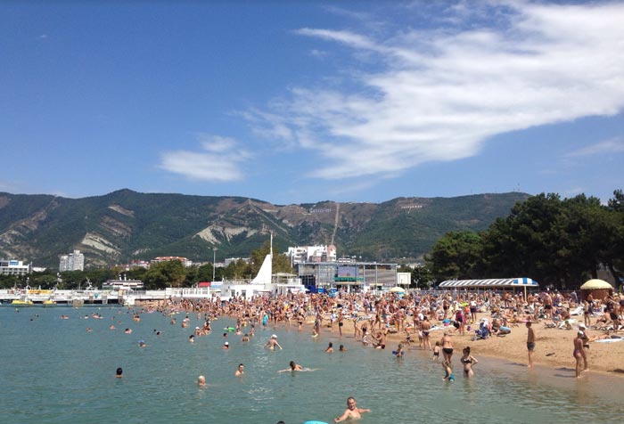 Горы, море, пляжи и солнце - всем этим можно наслаждаться в Геленджике