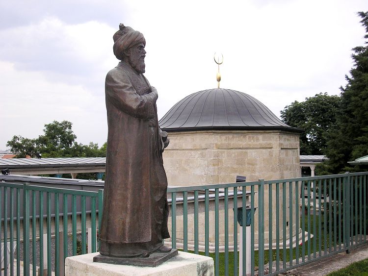 Мавзолей сподвижника Сулеймана Великолепного Гюль Бабы находится в Будапеште