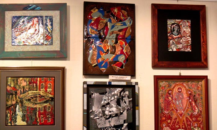 Экспонаты Музея эмальерного искусства «Эмалис» 