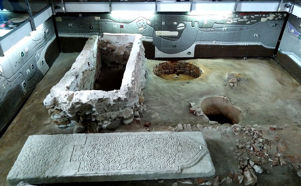 Сегодня в Восточном мавзолее можно увидеть результаты археологических изысканий