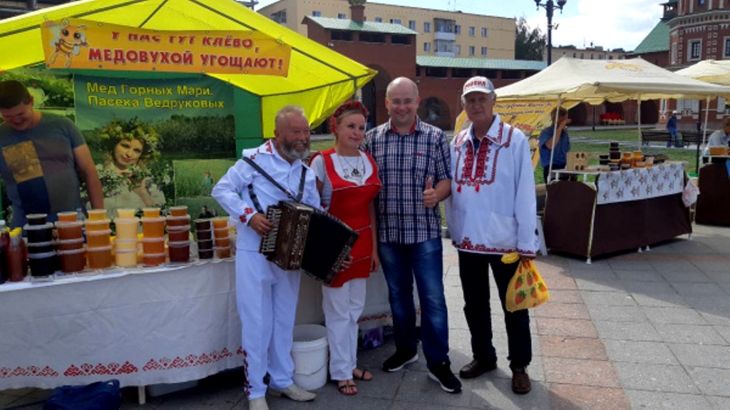 Приезжать в Йошкар-Олу за гастрономическими сувенирами лучше в периоды ярмарки Приезжать в Йошкар-Олу за гастрономическими сувенирами лучше в периоды ярмарки